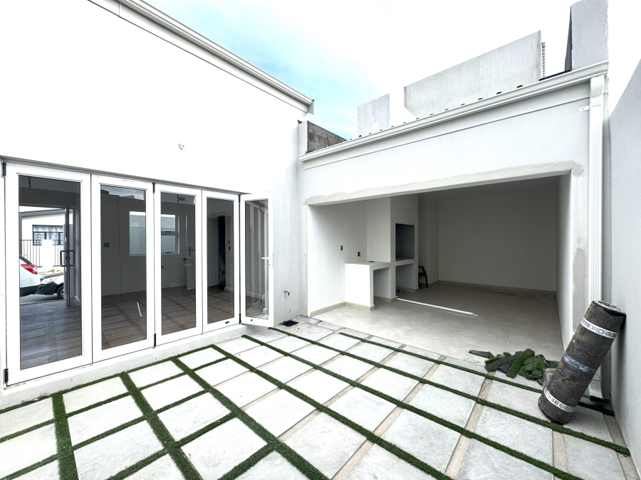 3 Bedroom Property for Sale in Sandown Western Cape